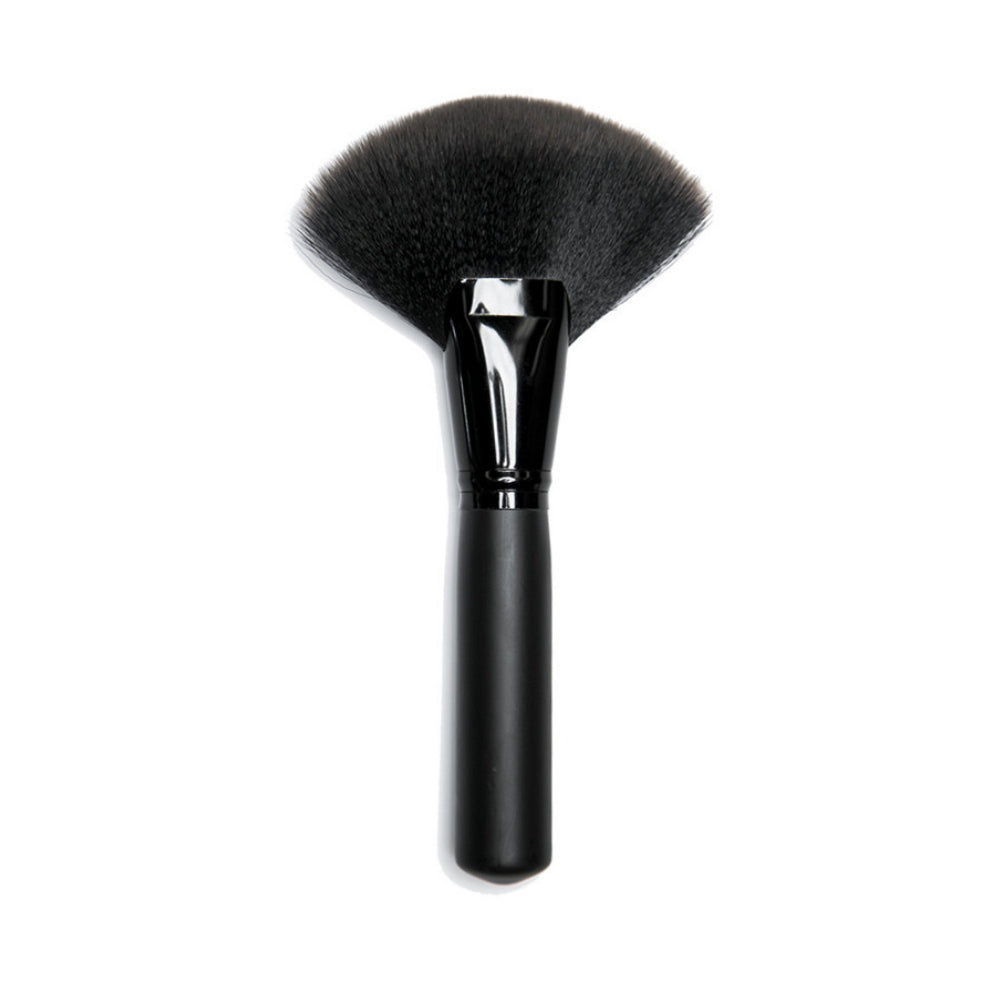 morphe-brushes-jumbo-fan-brush-mb33