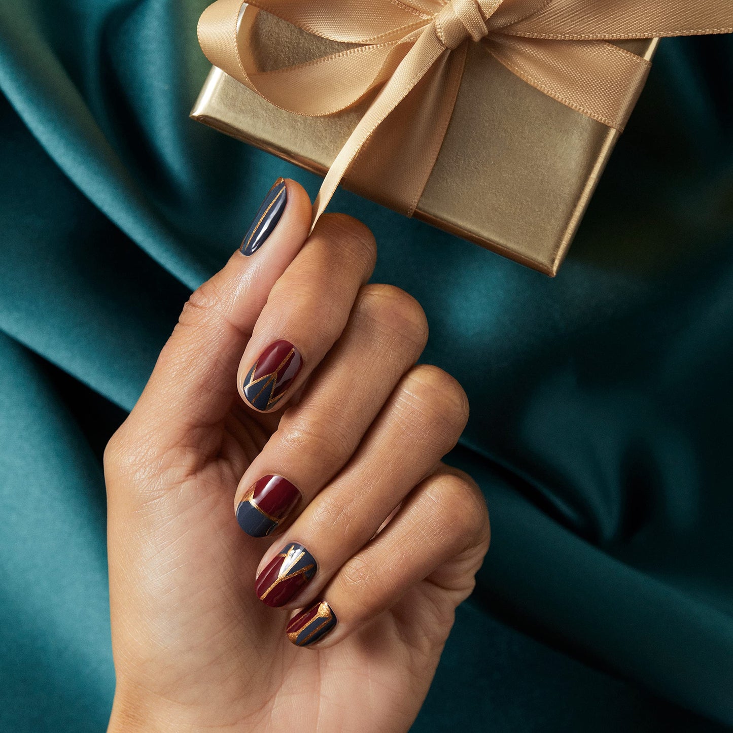 ESSIE Glossy High - Shiny Nail Polish (Fall Collection)