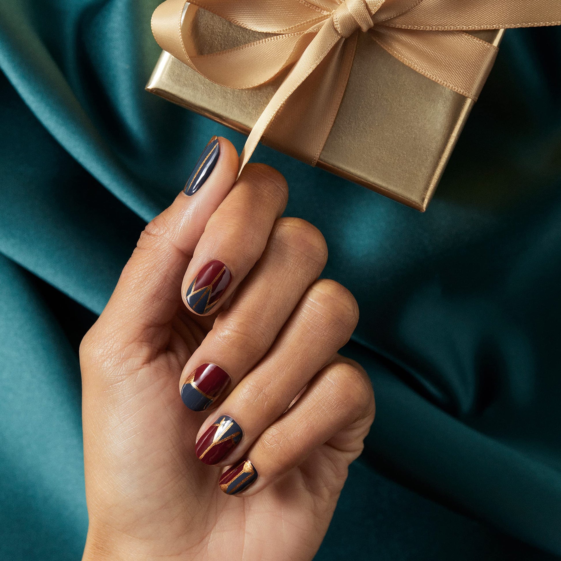 ESSIE Glossy High - Shiny Nail Polish (Fall Collection)